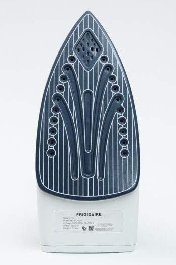 كواية البخار ١٨٠٠ واط ٣٥٠ ملم من فريجيدير (FD1124) – بنفسجي - متاجر